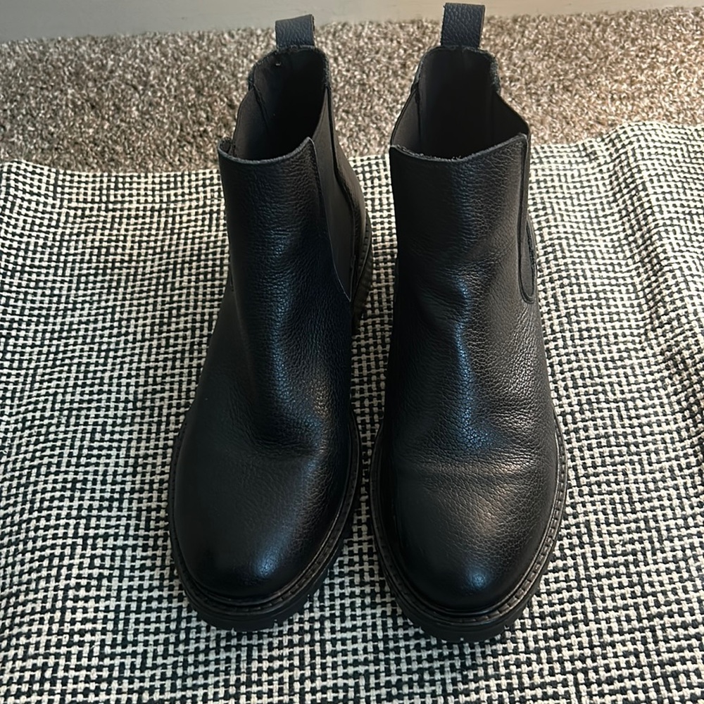 Galeries Lafayette ankle boots ✨ size 8